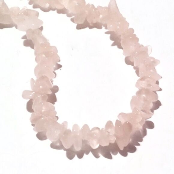 Natural Pink Rose Quartz Chip Beaded Necklace 34 Inches - Picture 6 of 7